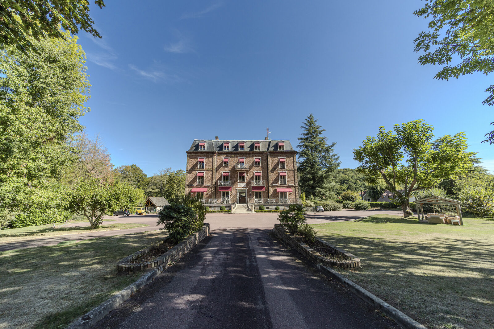 Le parc arboré du Manoir de Sauvegrain