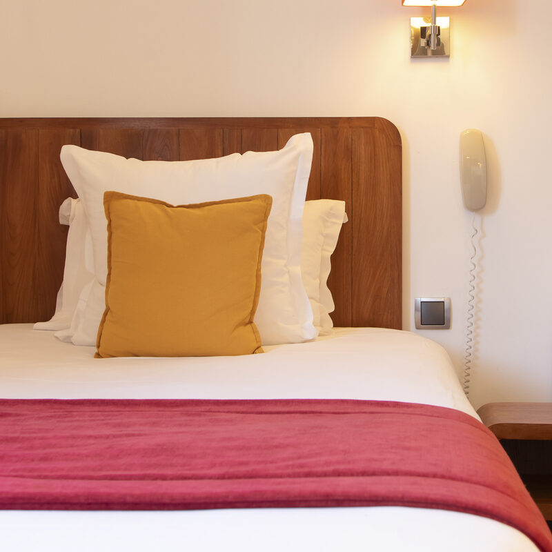 Chambre Single Confort : lit, Manoir de Sauvegrain