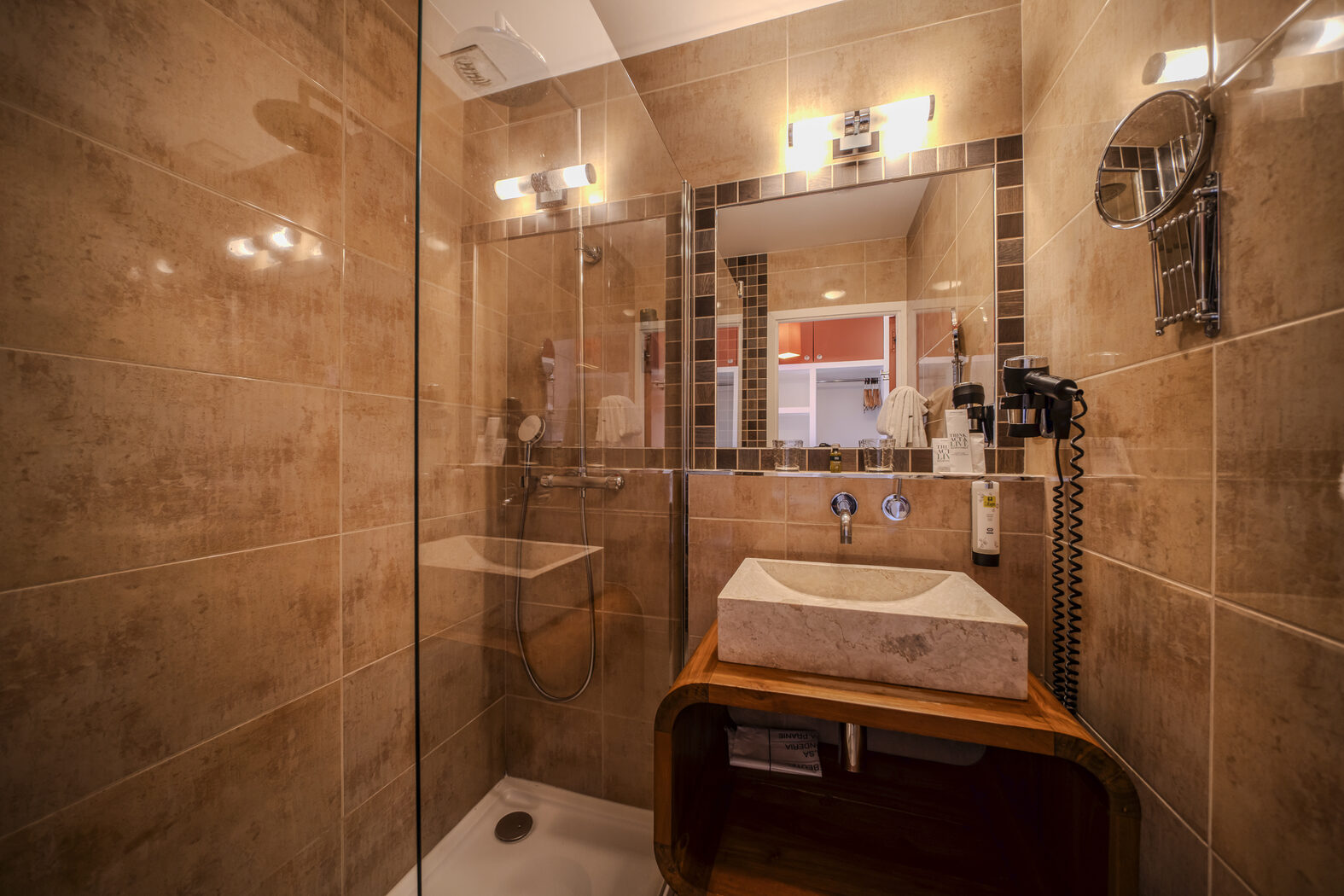 Chambre Double Standard : salle de bains avec douche, Manoir de Sauvegrain