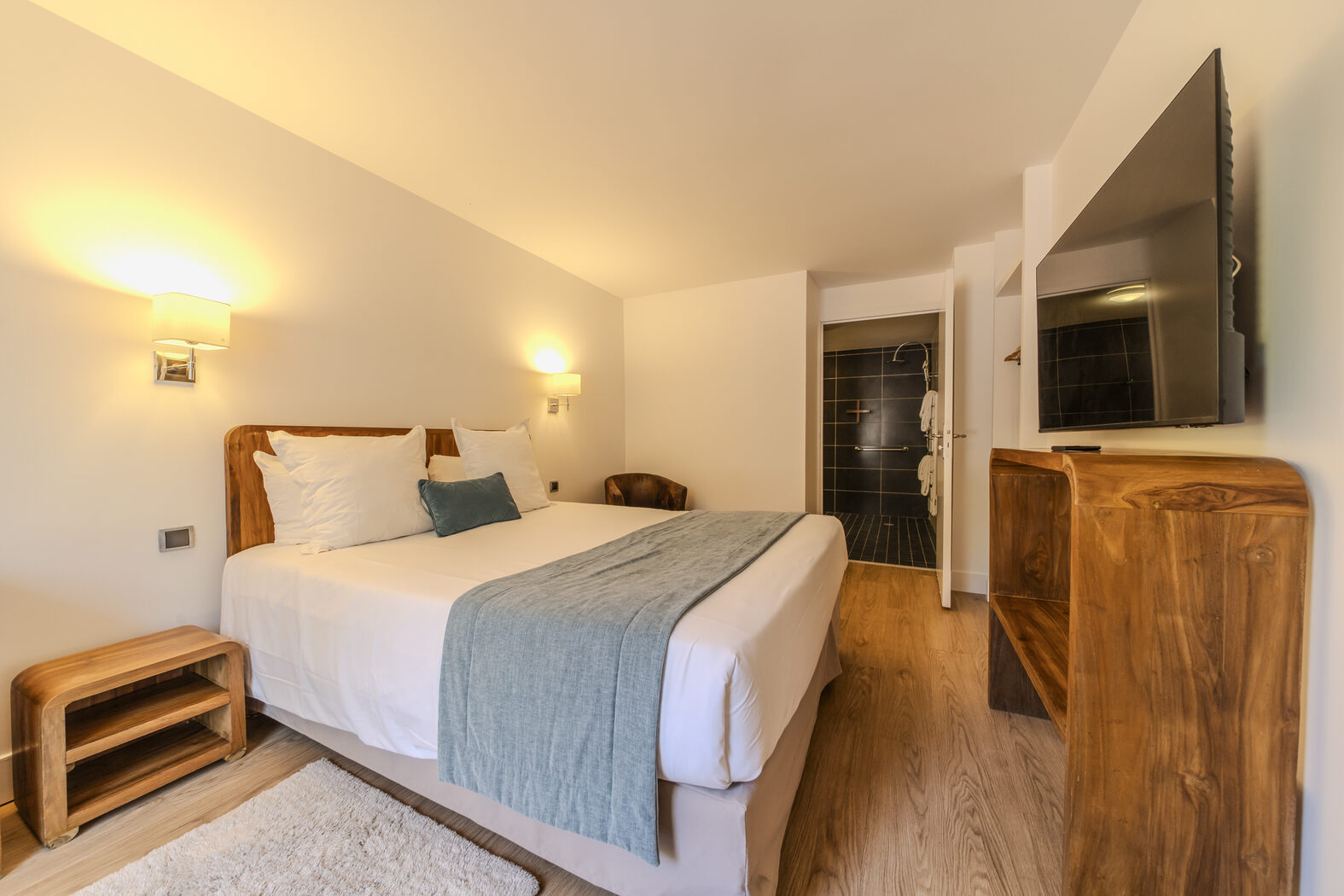 Chambre Double Standard : vue d’ensemble, Manoir de Sauvegrain